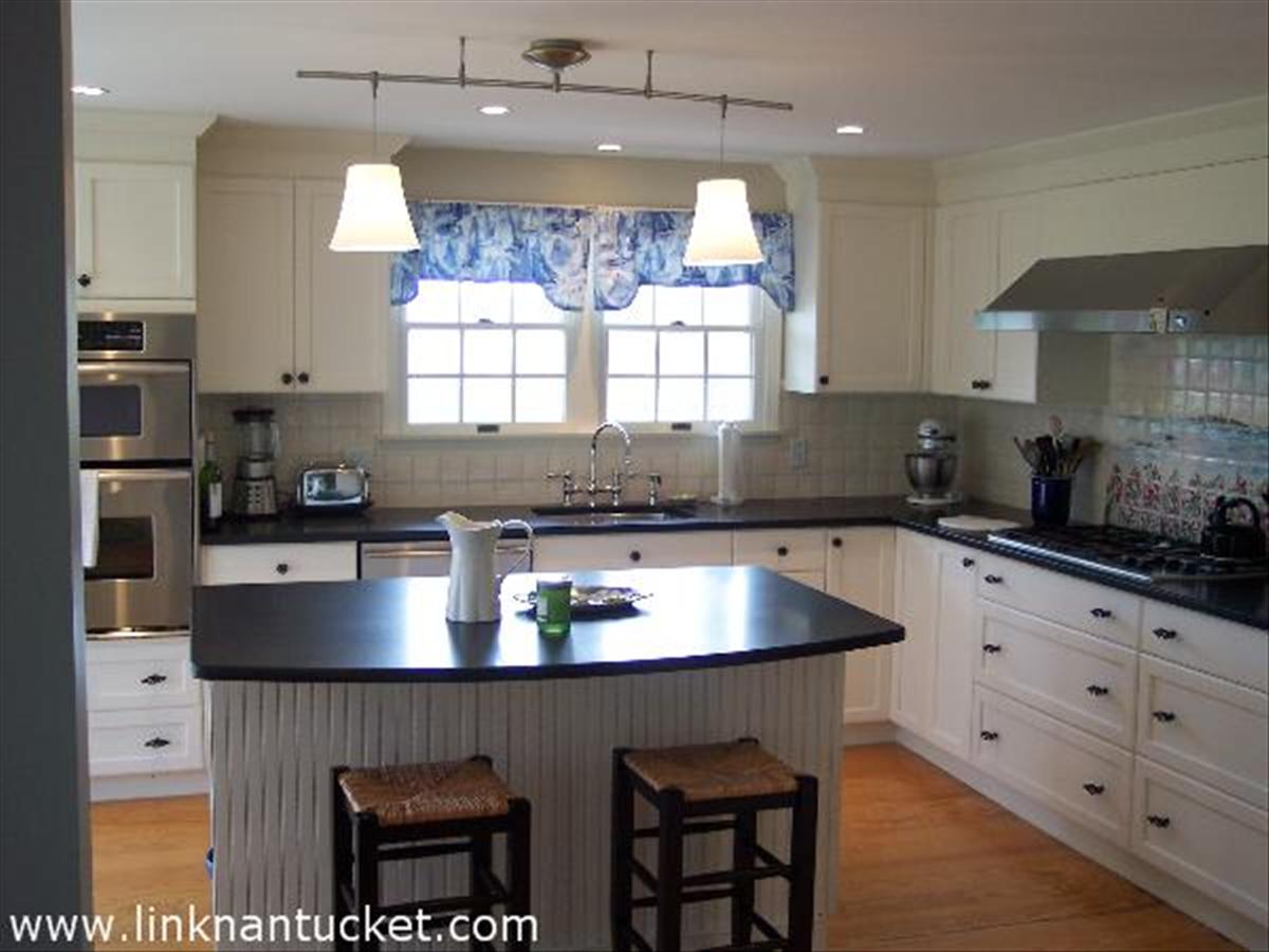 33 Flintlock Road Nantucket, MA 02554 - Photo 6 of 14 Gallery Image 6