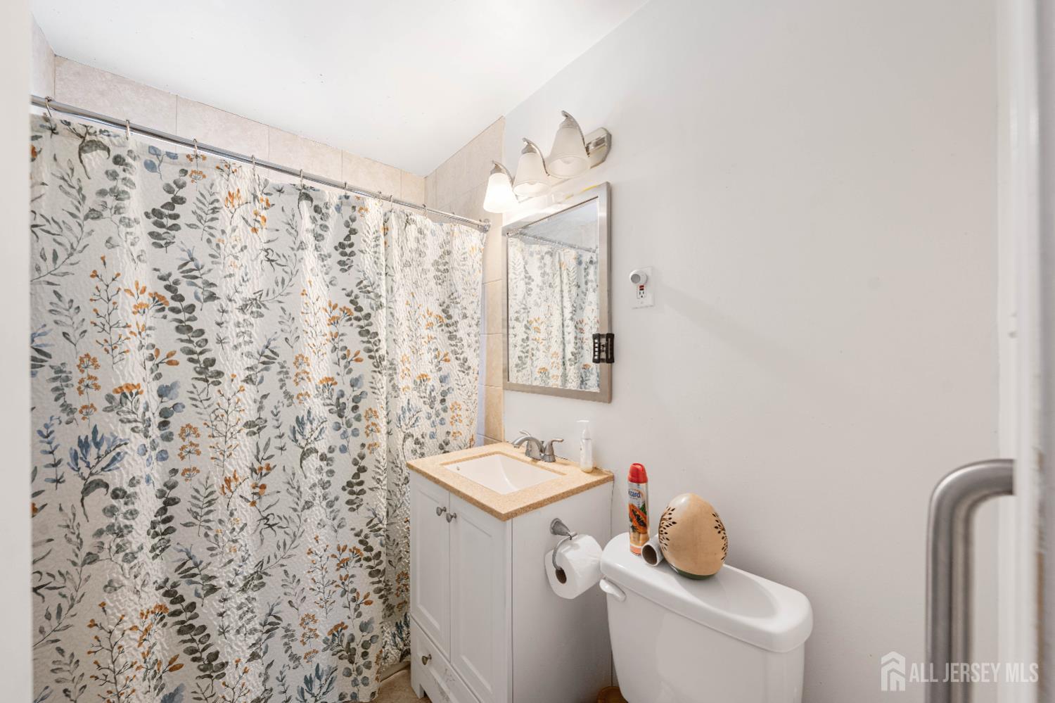 78 Spring Street Woodbridge, NJ 07095 - Photo 6 of 17