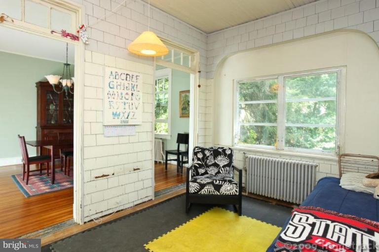 1607 Terrace Road Baltimore, MD 21209 - Photo 8 of 16 Sunroom