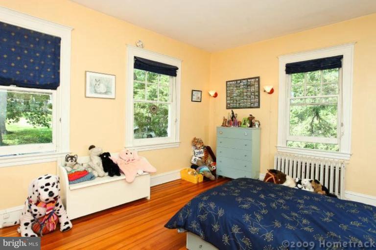 1607 Terrace Road Baltimore, MD 21209 - Photo 10 of 16 Bedroom #1