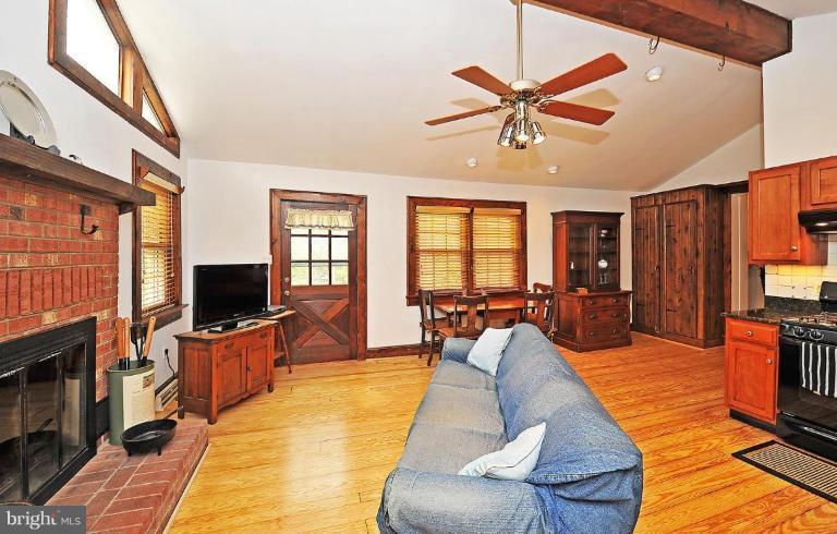 1909 Jamestown Road Alexandria, VA 22308 - Photo 11 of 30 Family Room