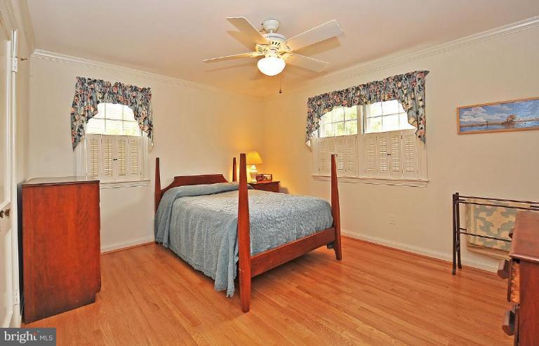 1909 Jamestown Road Alexandria, VA 22308 - Photo 15 of 30 Bedroom #1