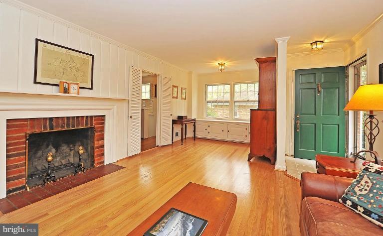 1909 Jamestown Road Alexandria, VA 22308 - Photo 3 of 30 Living Room #3