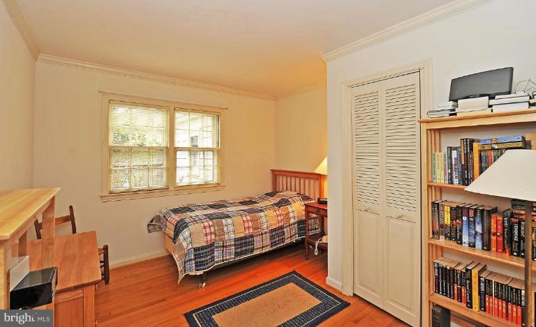 1909 Jamestown Road Alexandria, VA 22308 - Photo 21 of 30 Bedroom #3