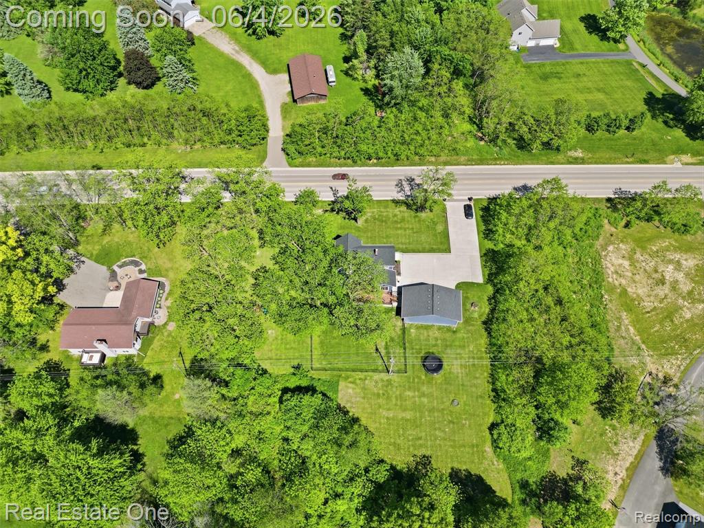 879 North Hacker Road Howell, MI 48843 - Photo 9 of 54