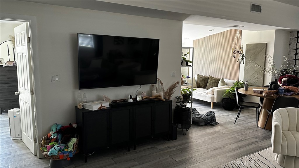 7833 Bothwell Road Reseda, CA 91335 - Photo 18 of 40 Gallery Image 18