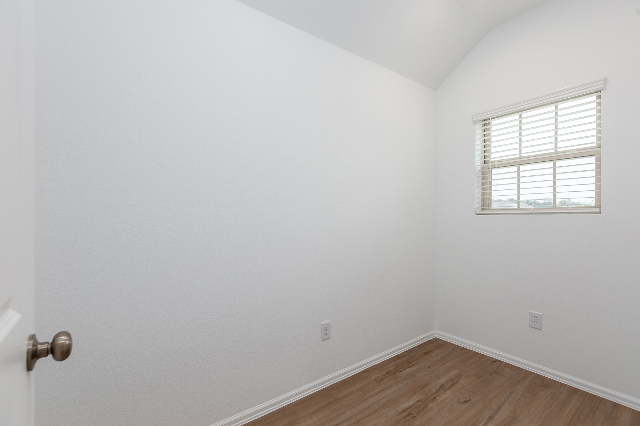 3025 Marble Rise Trail Porter, TX 77365 - Photo 5 of 33 Small room in the front and can be served as an office or hobby room