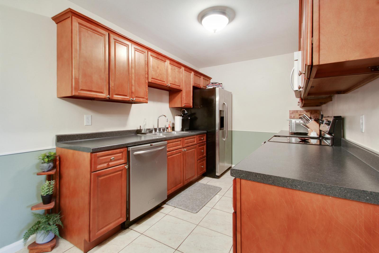 79 Andros Road Palm Springs, FL 33461 - Photo 4 of 11 5_kitchen