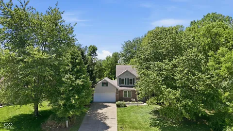 $390,000 | 1161 West Willow Run Court, Mooresville, IN 46158