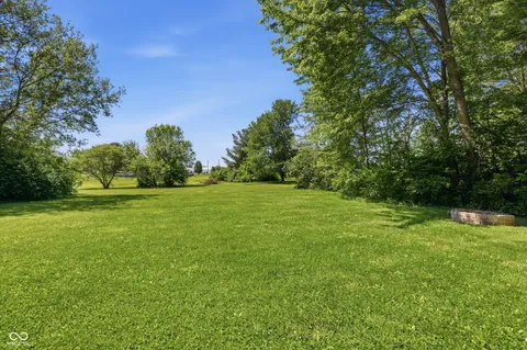 $390,000 | 1161 West Willow Run Court, Mooresville, IN 46158