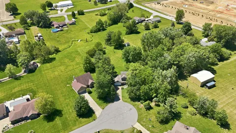 $390,000 | 1161 West Willow Run Court, Mooresville, IN 46158