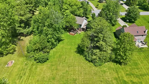 $390,000 | 1161 West Willow Run Court, Mooresville, IN 46158
