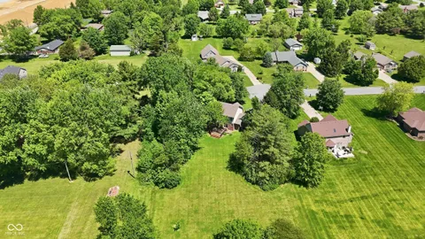 $390,000 | 1161 West Willow Run Court, Mooresville, IN 46158