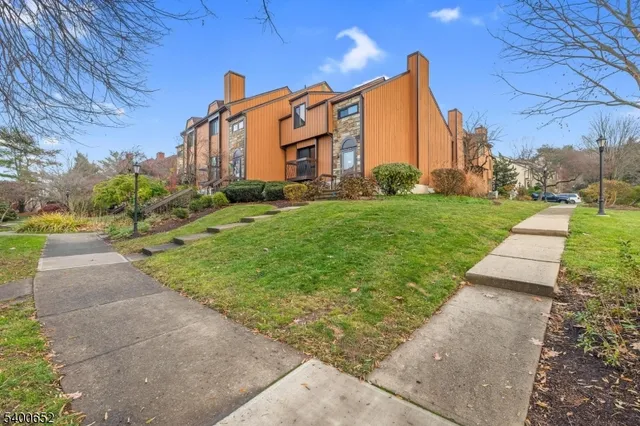 $375,000 | 107 Wimbledon Square, Hackettstown, NJ 07840