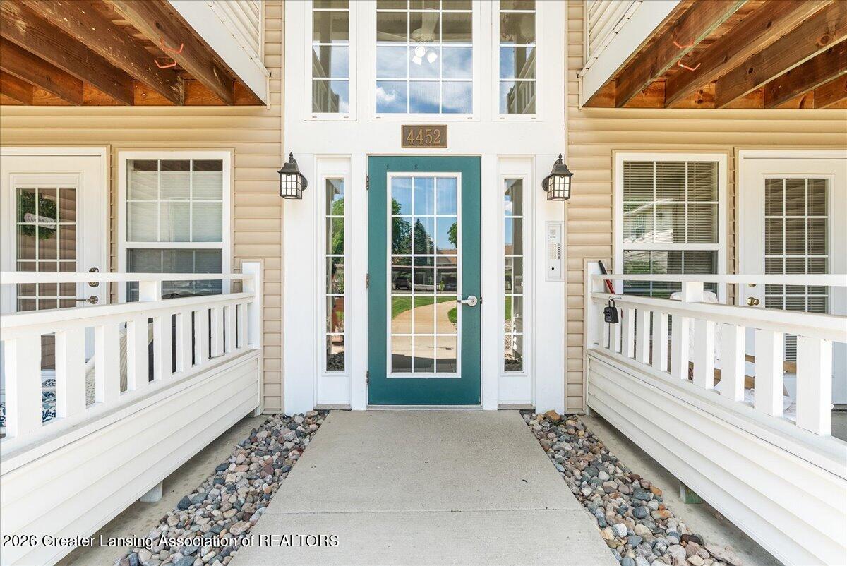 4452 Cricket Ridge Drive, Unit 204 Holt, MI 48842 - Photo 6 of 39 12-Media Jett - 14