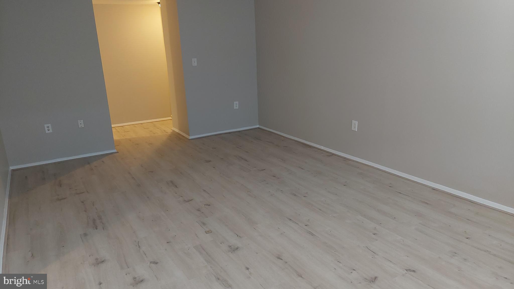 18622 Walkers Choice Road, Unit 6 Montgomery Village, MD 20886 - Photo 9 of 37 Living Room 5