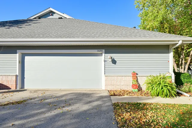 $389,900 | 14241 Waterford Square Drive, New Berlin, WI 53151