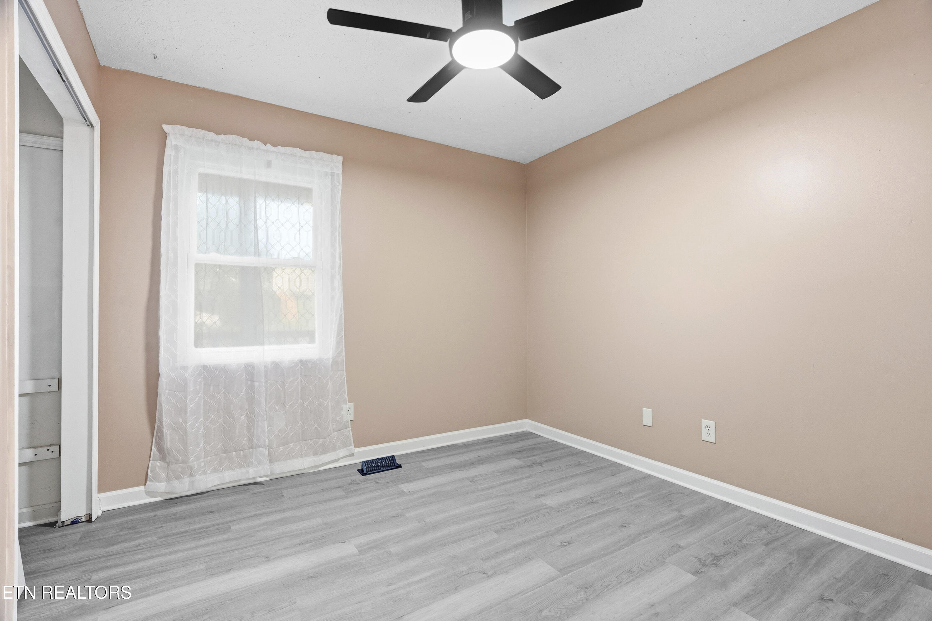 7764 Ashcroft Way Powell, TN 37849 - Photo 11 of 19 DSC04075