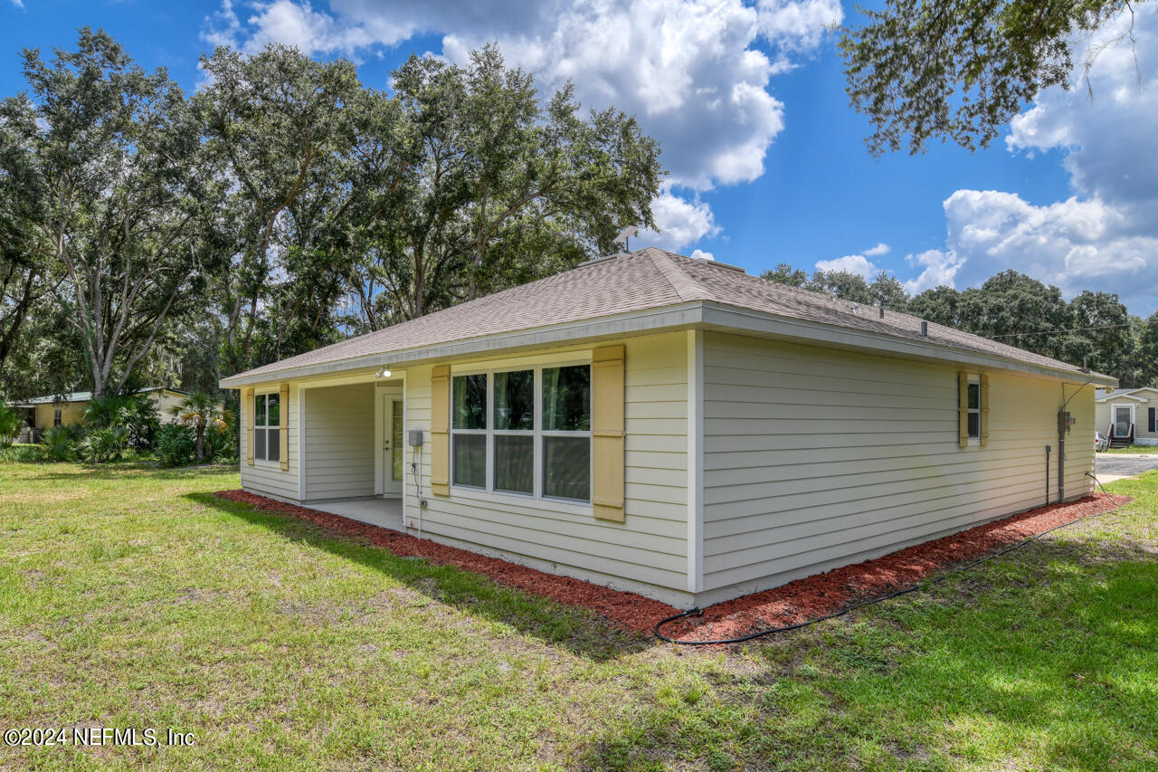 101 Killian Drive Hawthorne, FL 32640 - Photo 5 of 34 REAR OF HOME