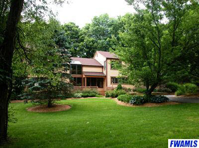 4924 West Hamilton Road South Fort Wayne, IN 46814 - Photo 2 of 20