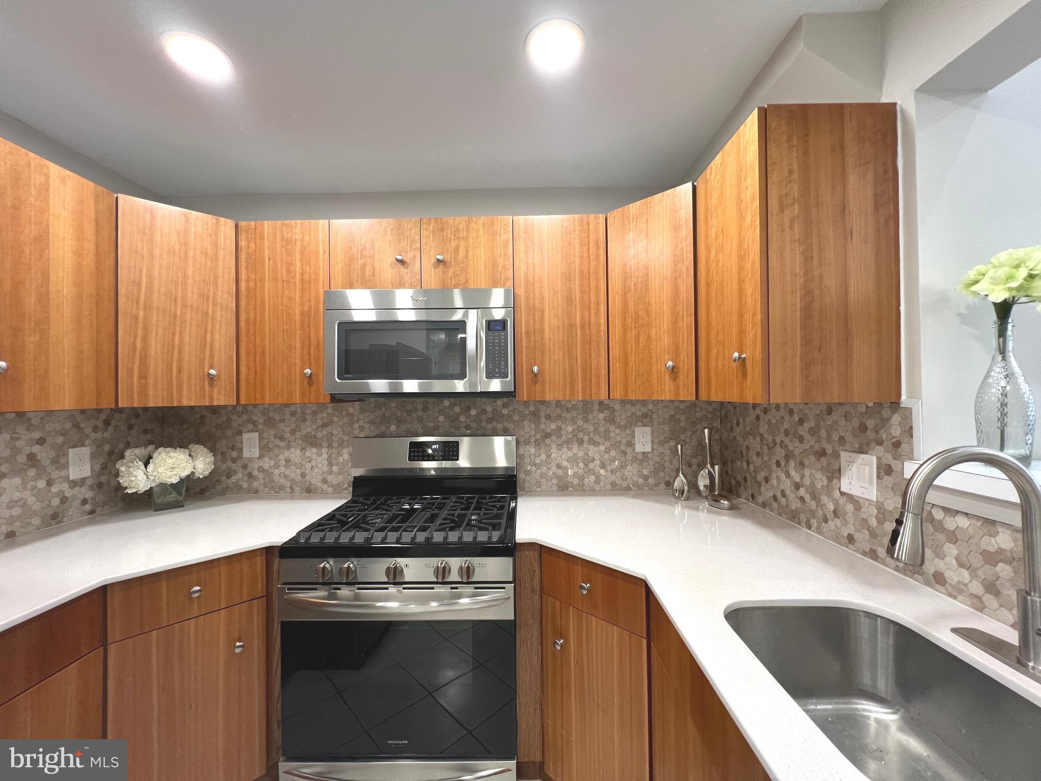 12020 Taliesin Place, Unit 34 Reston, VA 20190 - Photo 9 of 49