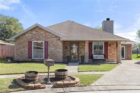$269,900 | 2591 Schwegmann Drive, Marrero, LA 70072