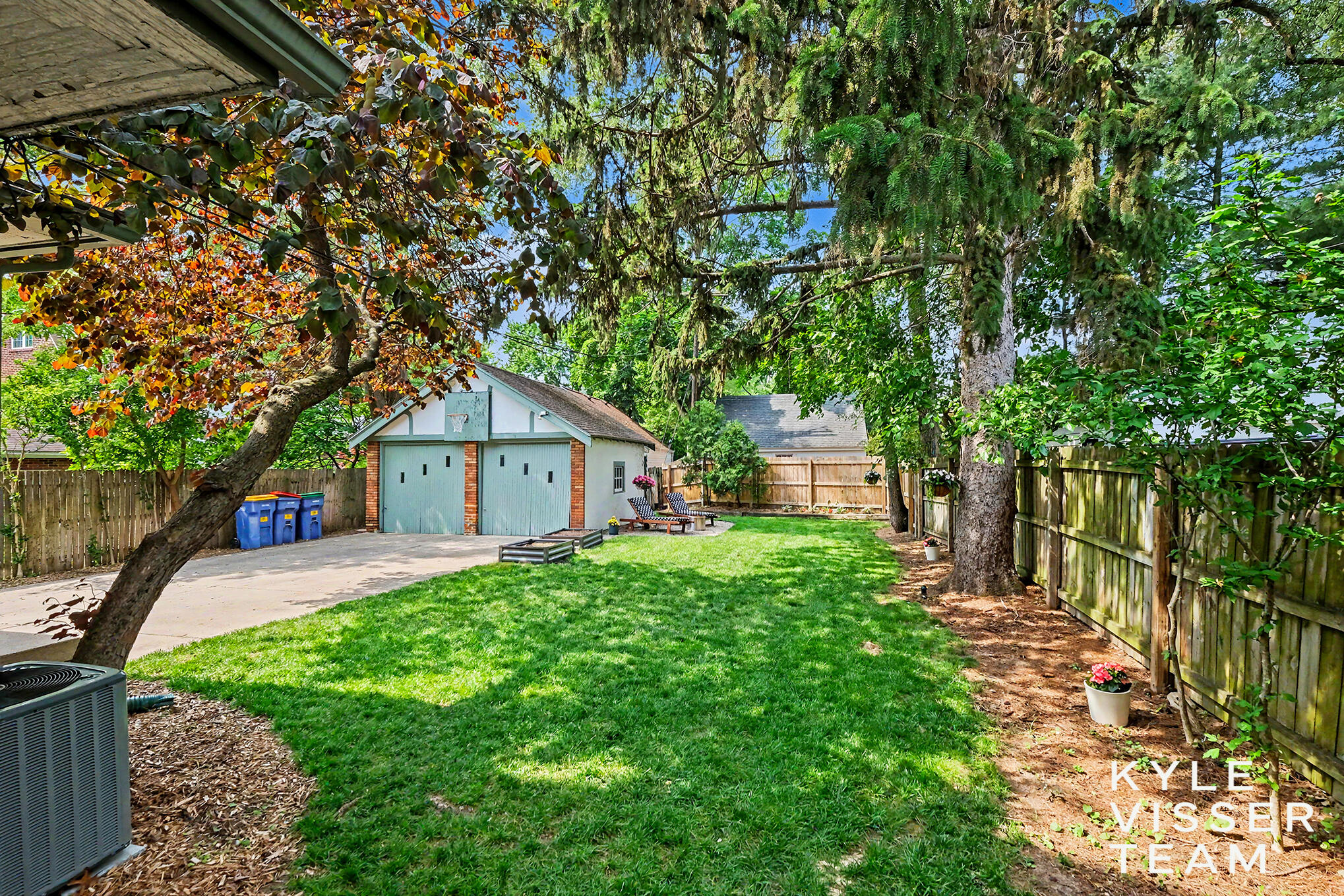 1415 Fisk Road Southeast Grand Rapids, MI 49506 - Photo 22 of 31 Backyard