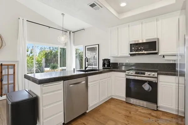 $1,275,000 | 15264 Avenida Rorras, San Diego, CA 92128