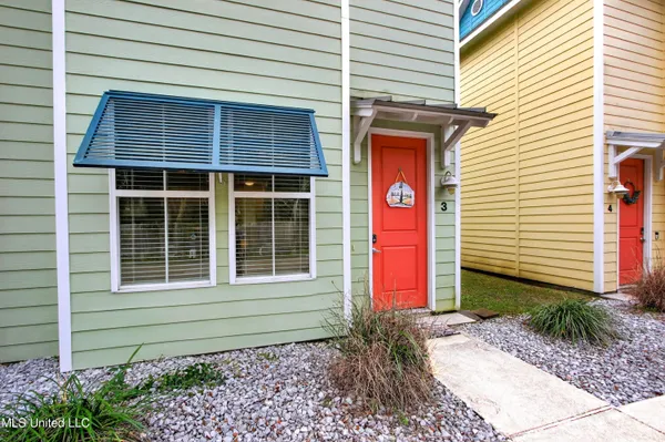 $360,000 | 216 Carre Court, Unit 3, Bay St. Louis, MS 39520