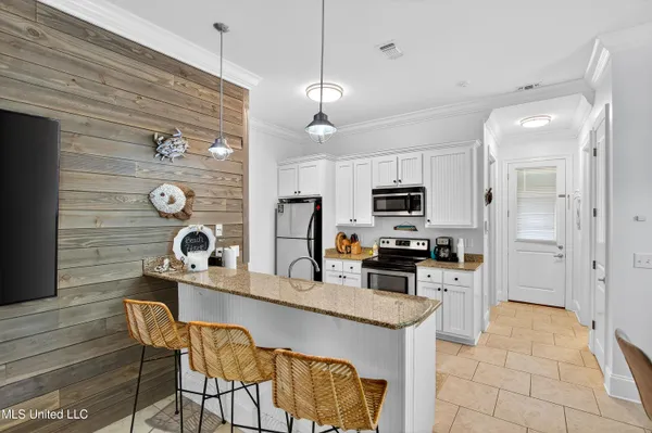 $360,000 | 216 Carre Court, Unit 3, Bay St. Louis, MS 39520