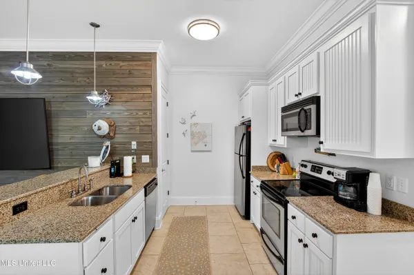 $360,000 | 216 Carre Court, Unit 3, Bay St. Louis, MS 39520