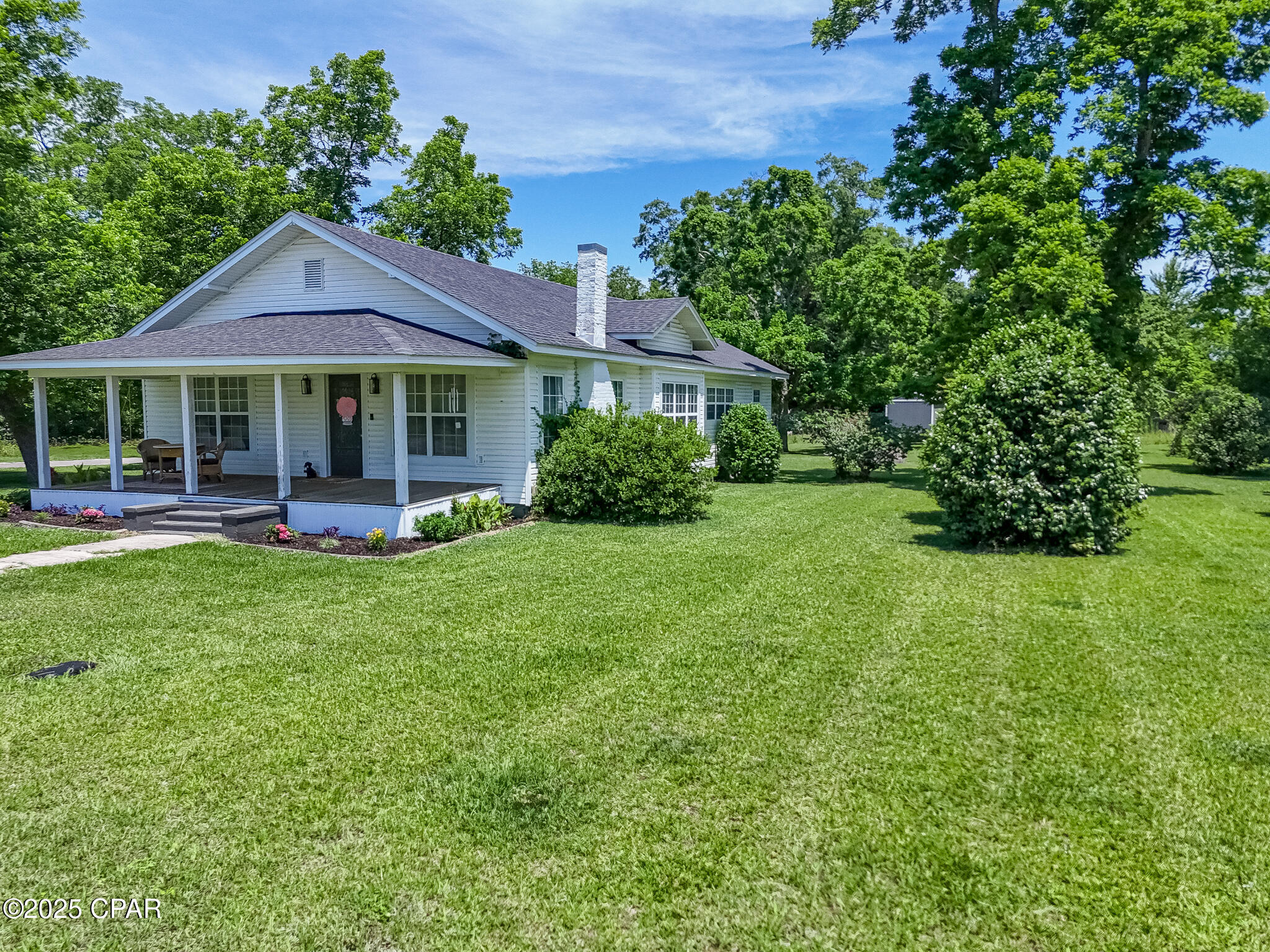 5138 8th Avenue Malone, FL 32445 - Photo 4 of 35