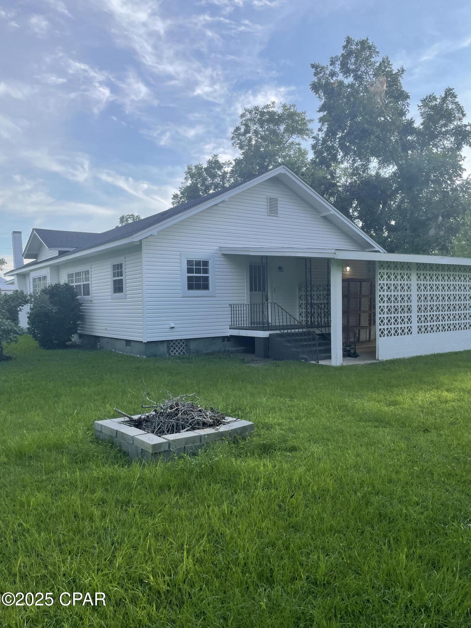 5138 8th Avenue Malone, FL 32445 - Photo 5 of 35