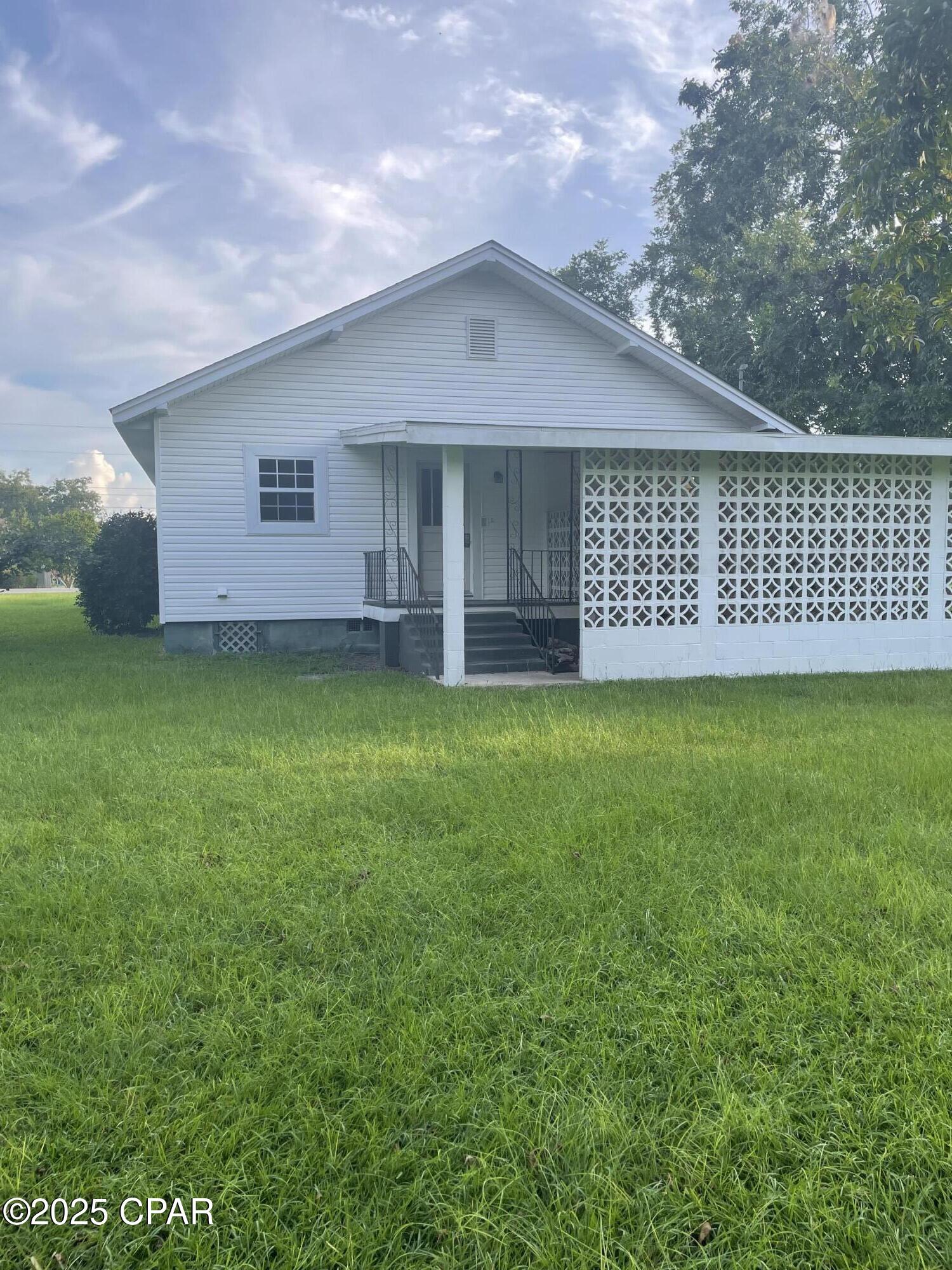 5138 8th Avenue Malone, FL 32445 - Photo 6 of 35