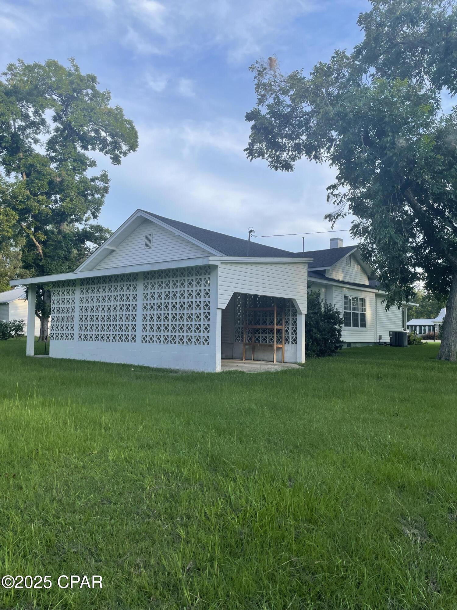 5138 8th Avenue Malone, FL 32445 - Photo 9 of 35