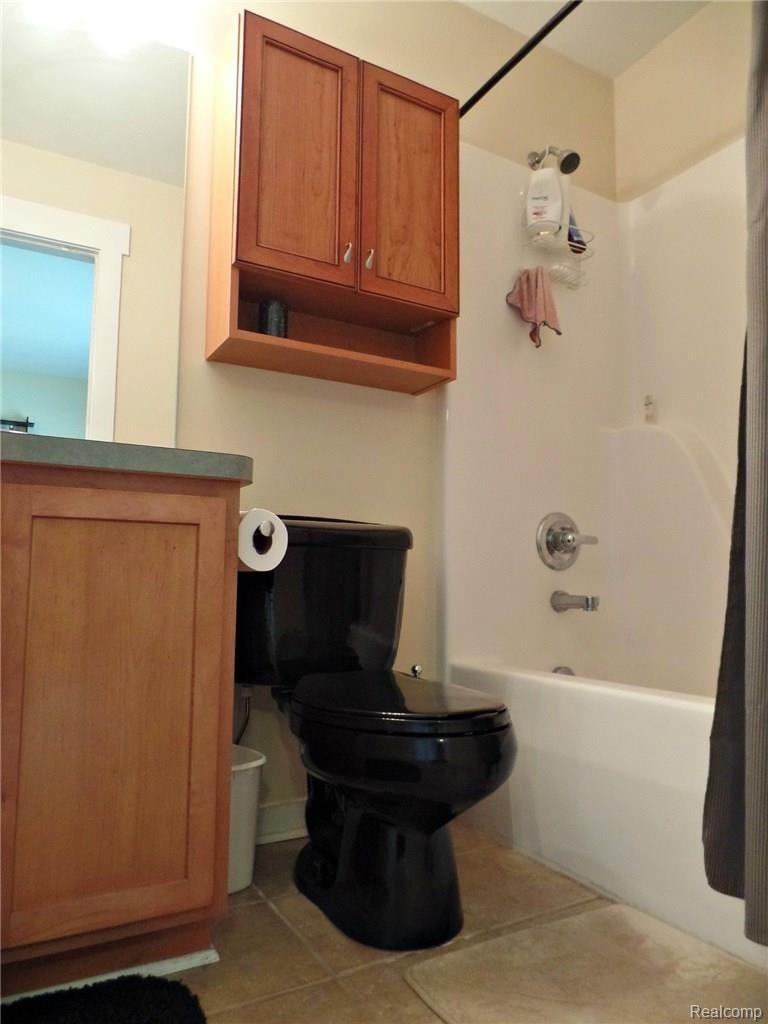 220 South Center Road Grand Blanc, MI 48439 - Photo 22 of 36 SAM_1612.JPG