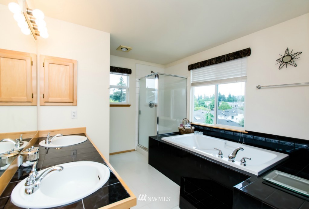 2304 Monterey Avenue Northeast Renton, WA 98056 - Photo 14 of 24 Gallery Image 14
