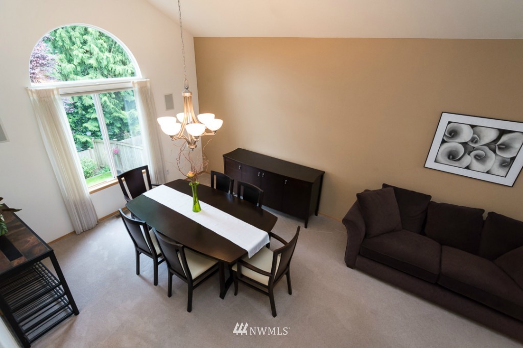 2304 Monterey Avenue Northeast Renton, WA 98056 - Photo 3 of 24 Gallery Image 3