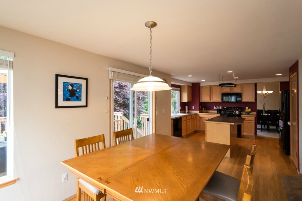 2304 Monterey Avenue Northeast Renton, WA 98056 - Photo 7 of 24 Gallery Image 7