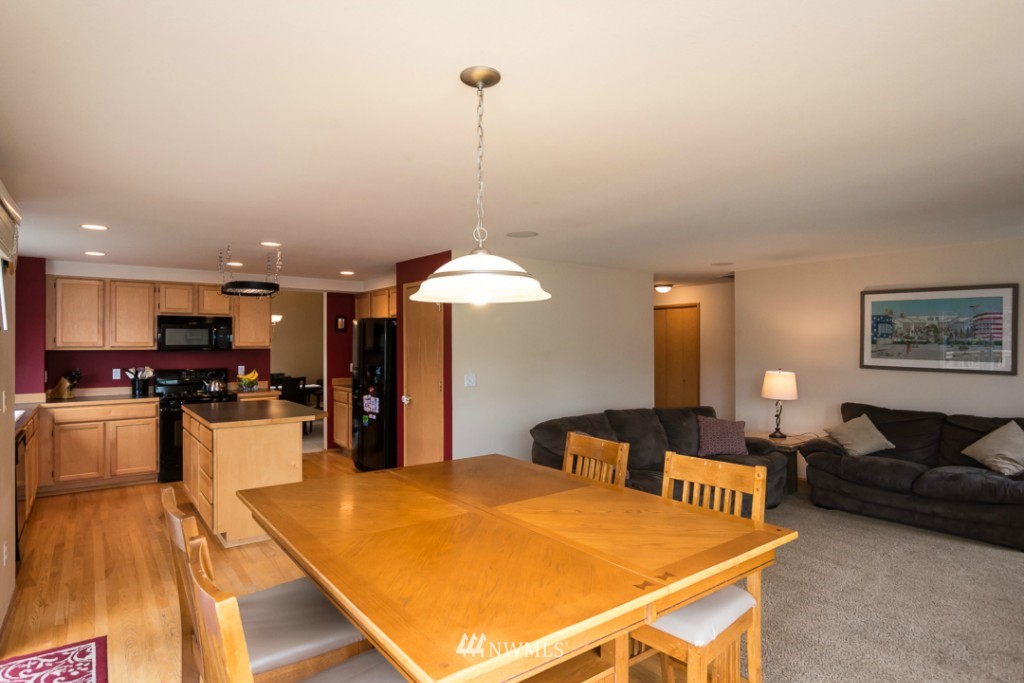 2304 Monterey Avenue Northeast Renton, WA 98056 - Photo 8 of 24 Gallery Image 8