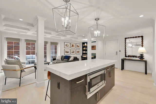 $879,999 | 2122 N Street Northwest, Unit 1, Washington, DC 20037