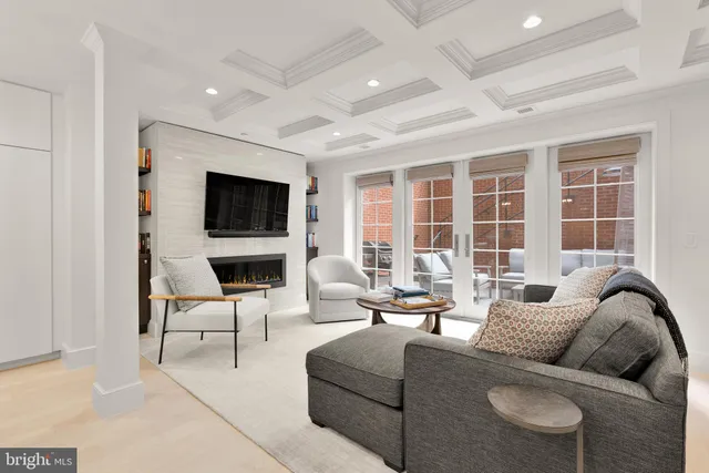 $879,999 | 2122 N Street Northwest, Unit 1, Washington, DC 20037