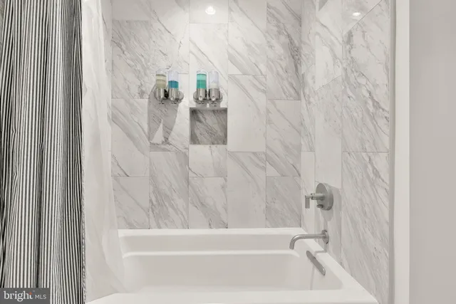 $879,999 | 2122 N Street Northwest, Unit 1, Washington, DC 20037