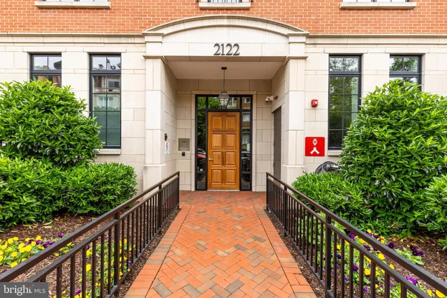 $879,999 | 2122 N Street Northwest, Unit 1, Washington, DC 20037