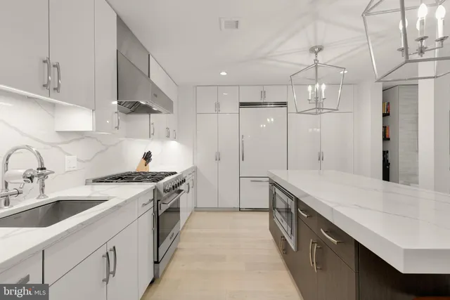 $879,999 | 2122 N Street Northwest, Unit 1, Washington, DC 20037