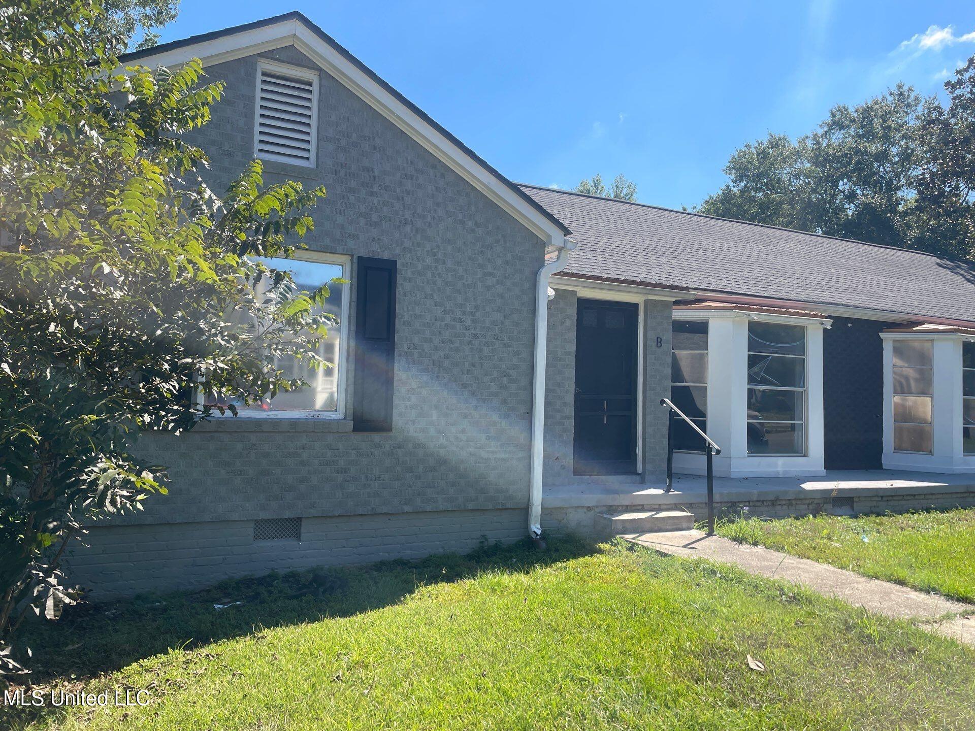 2300 23rd Avenue Meridian, MS 39301 - Photo 4 of 30 20-Sep 29 2025 11_30am-vK5v