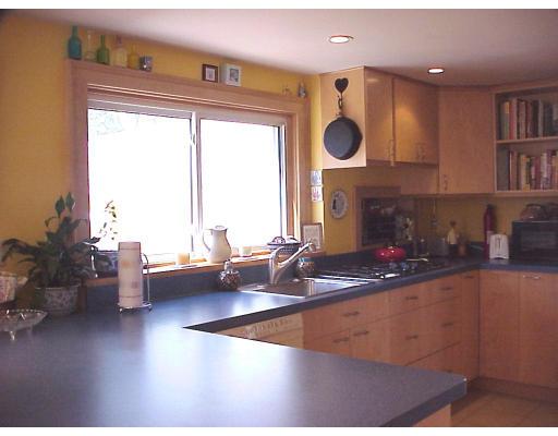 27 Wilmot Road Waltham, MA 02453 - Photo 8 of 22 Gallery Image 8