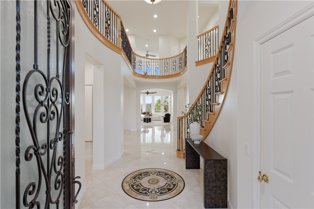 5464 Shannon Ridge Lane San Diego, CA 92130 - Photo 4 of 44