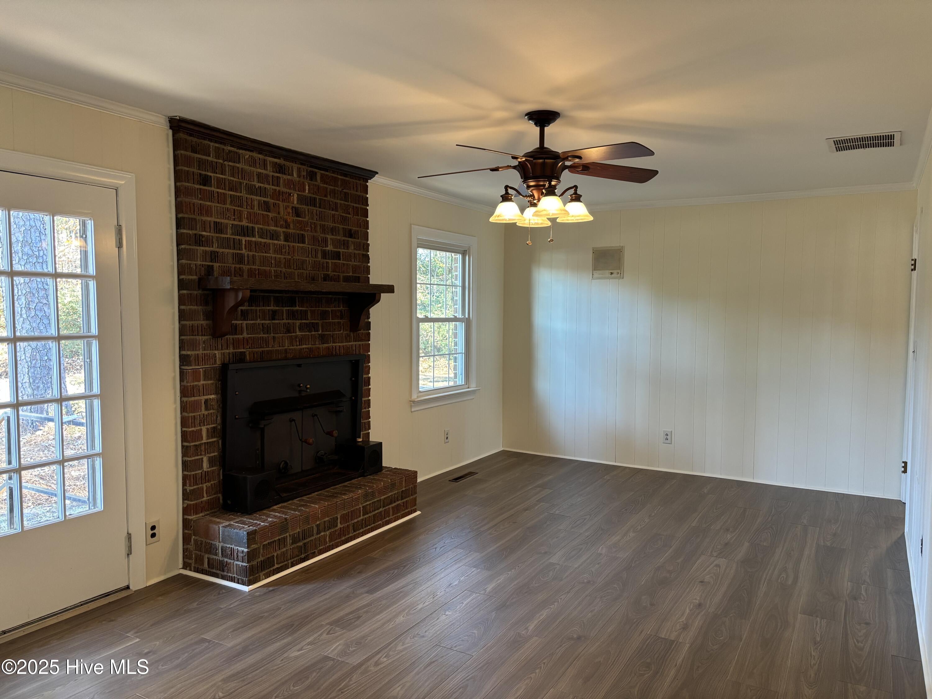 247 Vaughans Creek Road Murfreesboro, NC 27855 - Photo 12 of 32 Den