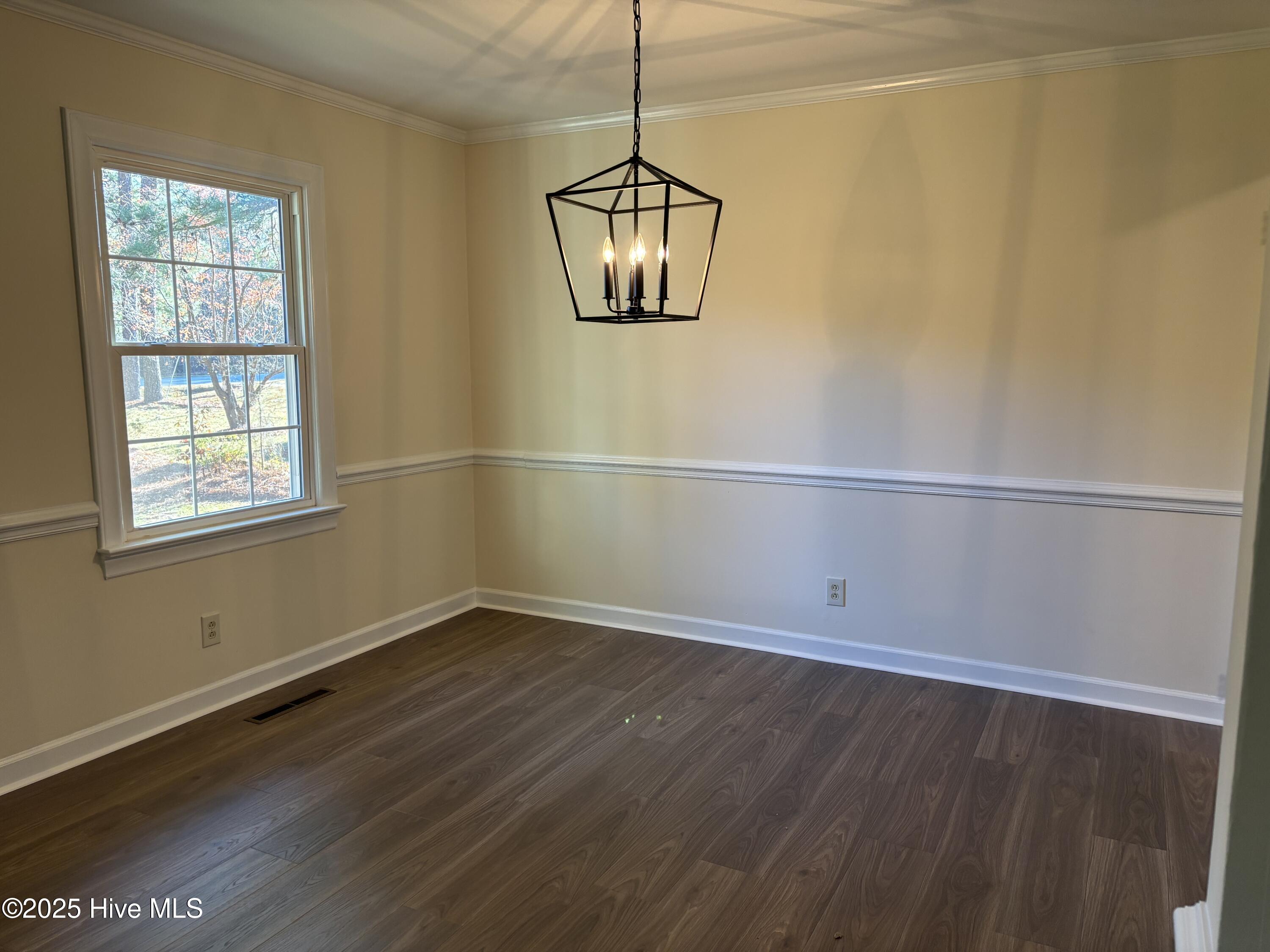 247 Vaughans Creek Road Murfreesboro, NC 27855 - Photo 7 of 32 Dining Room